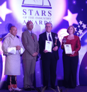 Joanne Flinn Receiving Thought Leader Award